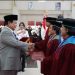 Foto Prabowo Subianto Memberi Ucapan Selamat ke Mahasiswa