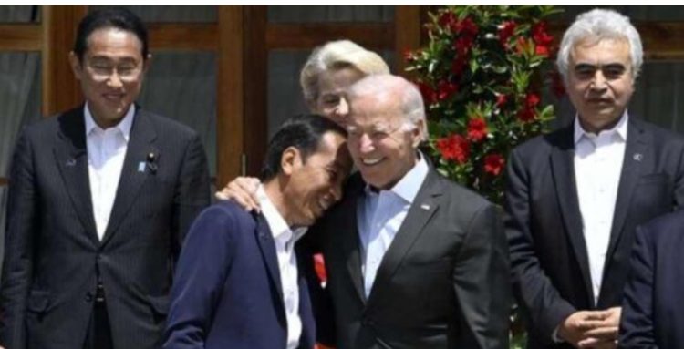 Biden Sahkan RUU Tipikor Asing