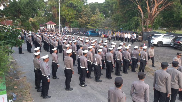 Ratusan Personel Polresta Balikpapan Siap Amankan Pengundian Nomor Urut Paslon Pilkada