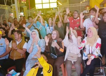 “Wauw, 3 Unit Iphone Type 13 Dibagikan Saat Nobar Bersama HARUM”