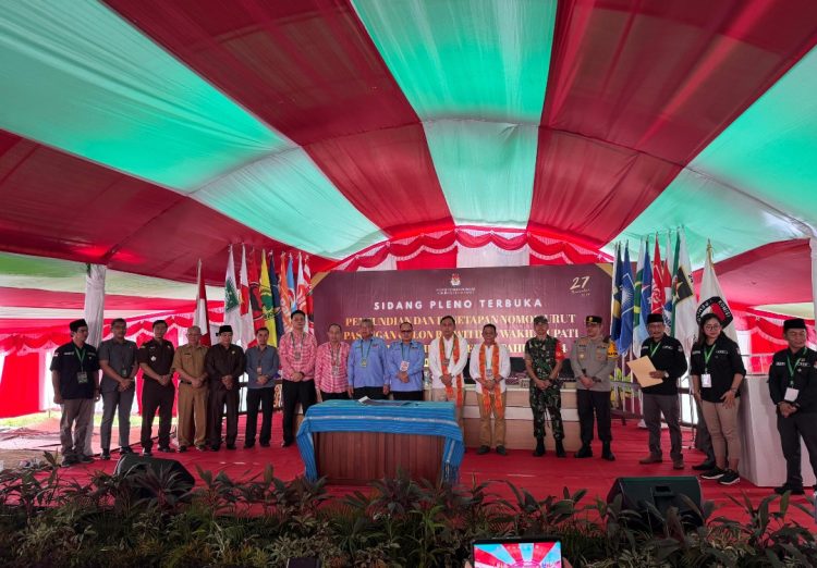 Kapolres Kutai Barat Bersama Dandim 0912 Kubar Beserta Forkopimda Hadiri Deklarasi Pemilu Damai