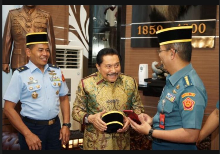 Perwakilan Pati Mabes TNI Silaturahmi Ke Jenderal TNI (Purn) A.M. Hendropriyono Dalam Rangka HUT Ke-79 TNI