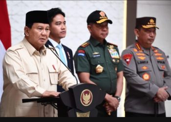 Pangalima TNI & Kapolri Antar Keberangkatan Presiden Kunker Keluar Negeri