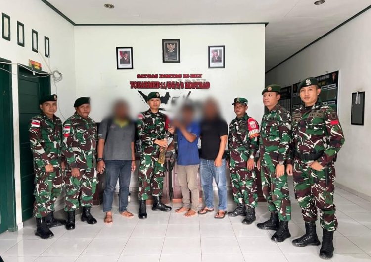 Warga Nunukan Serahkan Senjata Api Rakitan kepada Satgas Pamtas Yonarmed 11 Kostrad