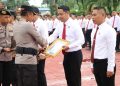 Kapolda Kaltim Serahkan Piagam Penghargaan kepada Personel Berprestasi