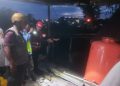 *Gerak Cepat, Personil Sat Brimob Polda Kaltim Bantu Tangani Dampak Longsor di Rumah Warga Klandasan Balikpapan