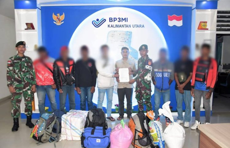 Satgas Pamtas Yonarmed 11 Kostrad Gagalkan Pengiriman 5 Orang Migran Ilegal di Nunukan