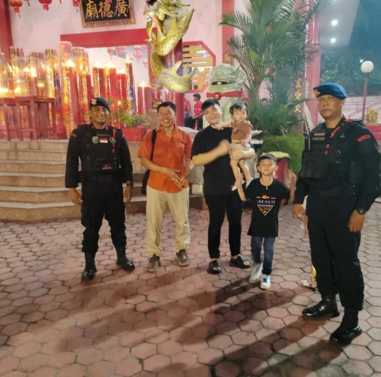 Sat Brimob Polda Kaltim Siaga Jaga Keamanan Perayaan Imlek di Balikpapan