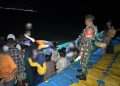 Satgas Pamtas Yonarmed 11 Kostrad Gagalkan Penyelundupan 57 Orang Pekerja Migran Ilegal Di Perbatasan RI-Malaysia