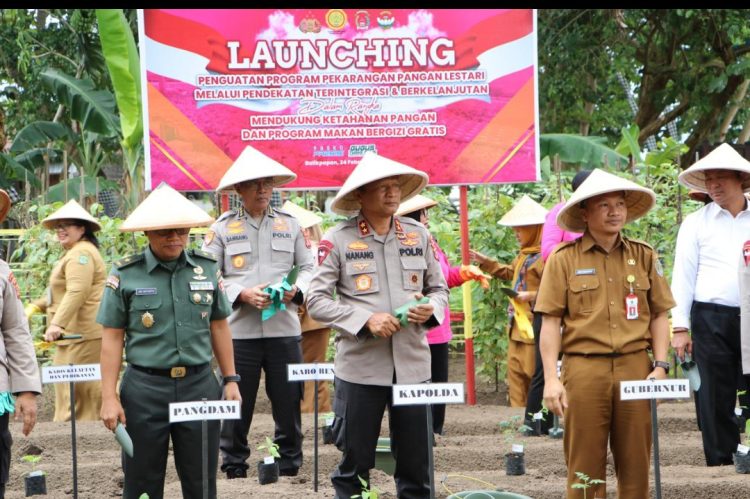 Kapolda Kaltim Resmikan Penguatan Program Pekarangan Pangan Lestari di Satbrimob Polda Kaltim