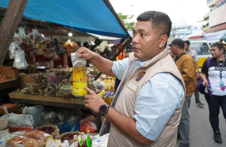 Ditreskrimsus Polda Kaltim Sidak Pasar, Pastikan Takaran Minyak Sesuai Standar