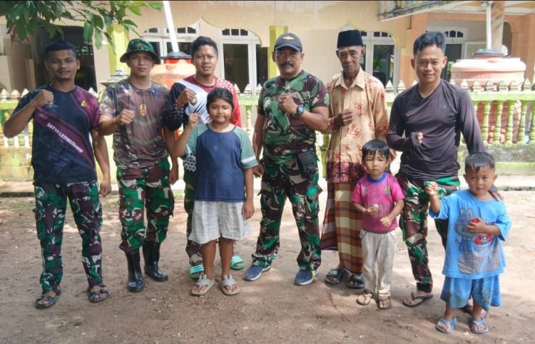 Satgas TMMD ke 123 Kodim 0905/BPP Bercanda Tawa Bersama Warga Tritip