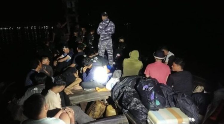 TNI AL Gagalkan Upaya Penyelundupan 71 PMI Non Prosedural Di Perairan Batubara