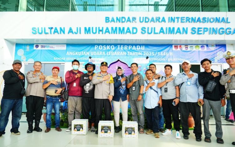 Kapolda Kaltim Berikan Tali Asih kepada Awak Media dalam Rangka Operasi Ketupat Mahakam 2025