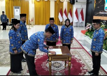 Wali Kota Balikpapan Rahmad Mas’ud melantik 3 pejabat tinggi pratama di lingkungan Pemkot Balikpapan.