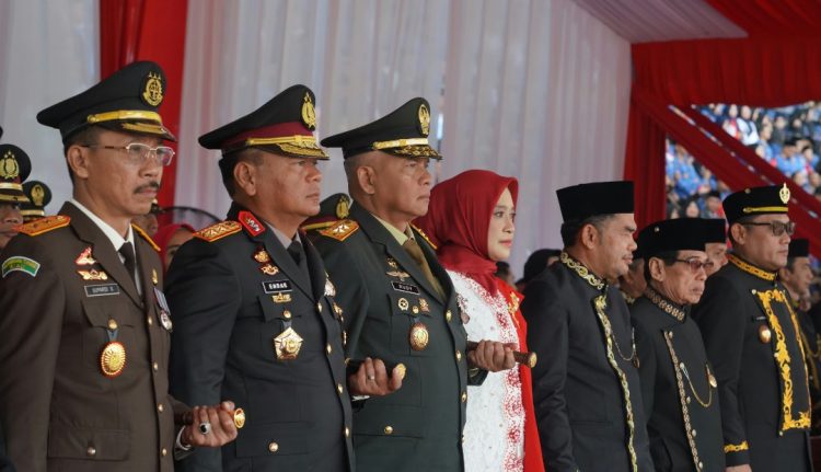 Panglima Kodam VI/Mulawarman Hadiri Upacara HUT RI Ke 80 Tahun Di Lapangan Gelora Kadrie Oening Samarinda