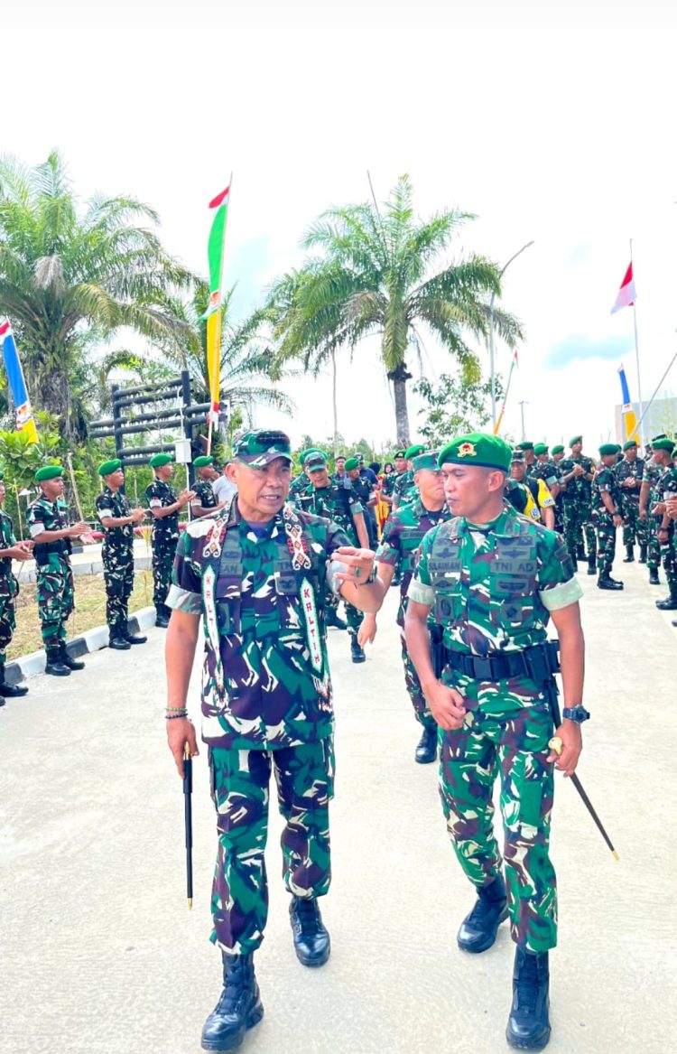 Dankodiklatad Tinjau Penerapan Doktrin di Yonif 826/BTB: Bekali Prajurit dengan Iman dan Takwa