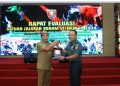 KASDAM VI/MULAWARMAN TUTUP RAPAT EVALUASI TA 2025 Kinerja Satuan Jajaran Dievaluasi Ketat