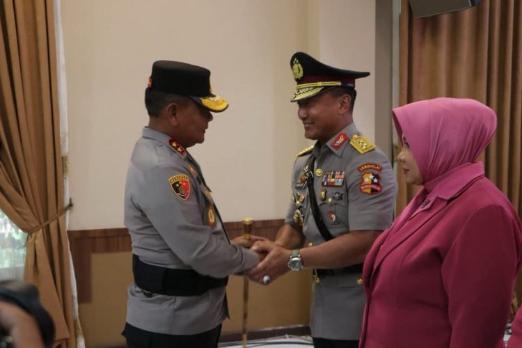 Kapolda Kaltim Pimpin Serah Terima Jabatan Wakapolda Dan Pajabat Utama