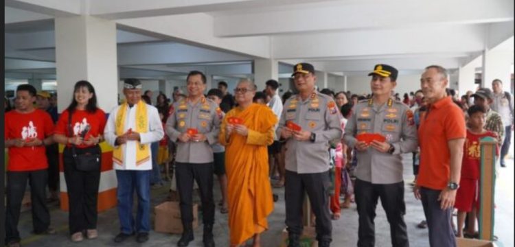 Imlek di Kota Pahlawan Berlangsung Khidmat, Kapolda: Ini Simbol Harmonisasi Umat Beragama