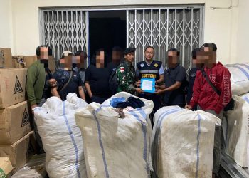 Satgas Pamtas Gagalkan Penyelundupan Ribuan Pakaian Bekas di Perbatasan RI-Malaysia