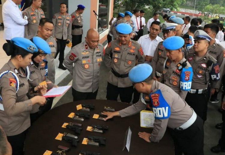 Wakapolda Kaltim Laksanakan Pengecekan Senjata Api Personel Guna Perkuat Pengawasan Internal
