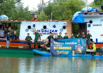 Susuri muara sungai, Prajurit Kodam VI/Mlw Berbagi Kebahagiaan Ramadhan dan Lestarikan Alam