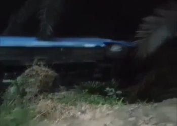 Bus DAMRI Samarinda-Berau Terbalik Usai Hindari Truk di Kutai Timur