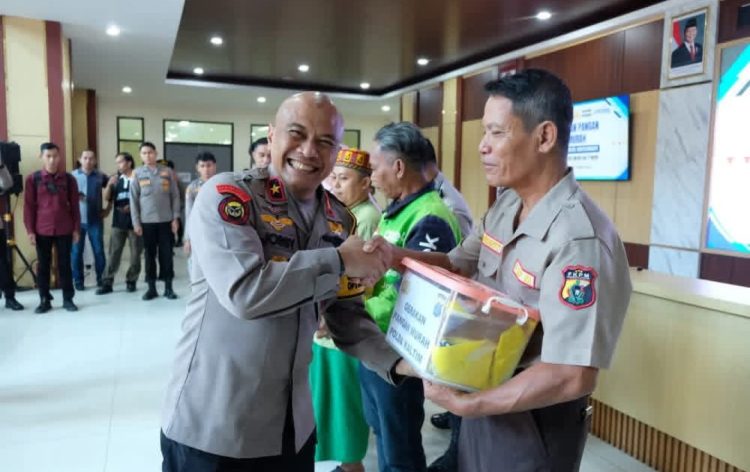 Gerakan Pangan Murah Polri Digelar di Balikpapan, Wakapolda Kaltim Tinjau Langsung Bazar Sembako