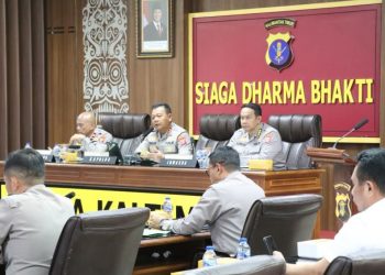 Kapolda Kaltim Pimpin Rapat Anev Sitkamtibmas dan Kesiapan May Day, Tekankan Stabilitas dan Ketahanan Pangan