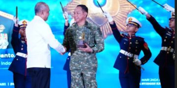 Sinergi TNI dan BSSN, Panglima Agus Subiyanto Raih Penghargaan Adhibhakti Sanapati