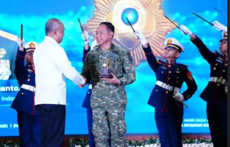 Sinergi TNI dan BSSN, Panglima Agus Subiyanto Raih Penghargaan Adhibhakti Sanapati