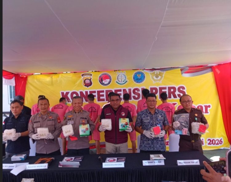 Polda Kalbar Ringkus 32 Pengedar Narkoba, Barang Bukti Capai 9,8 Kg Sabu