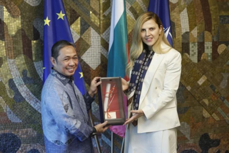 Peluang IEU-CEPA dan Industri Halal Jadi Fokus Wamenlu Anis Matta ke Bulgaria